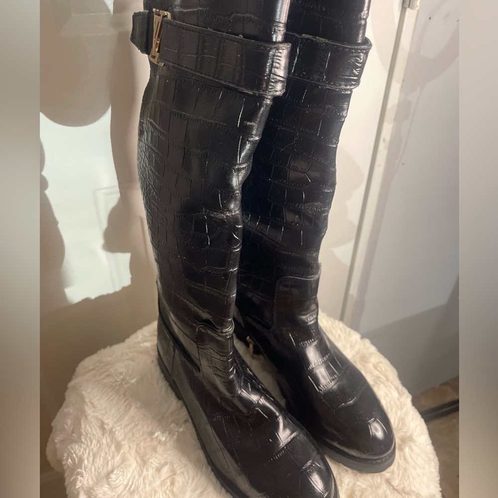 Boots style LV nice New little details , size 7.5